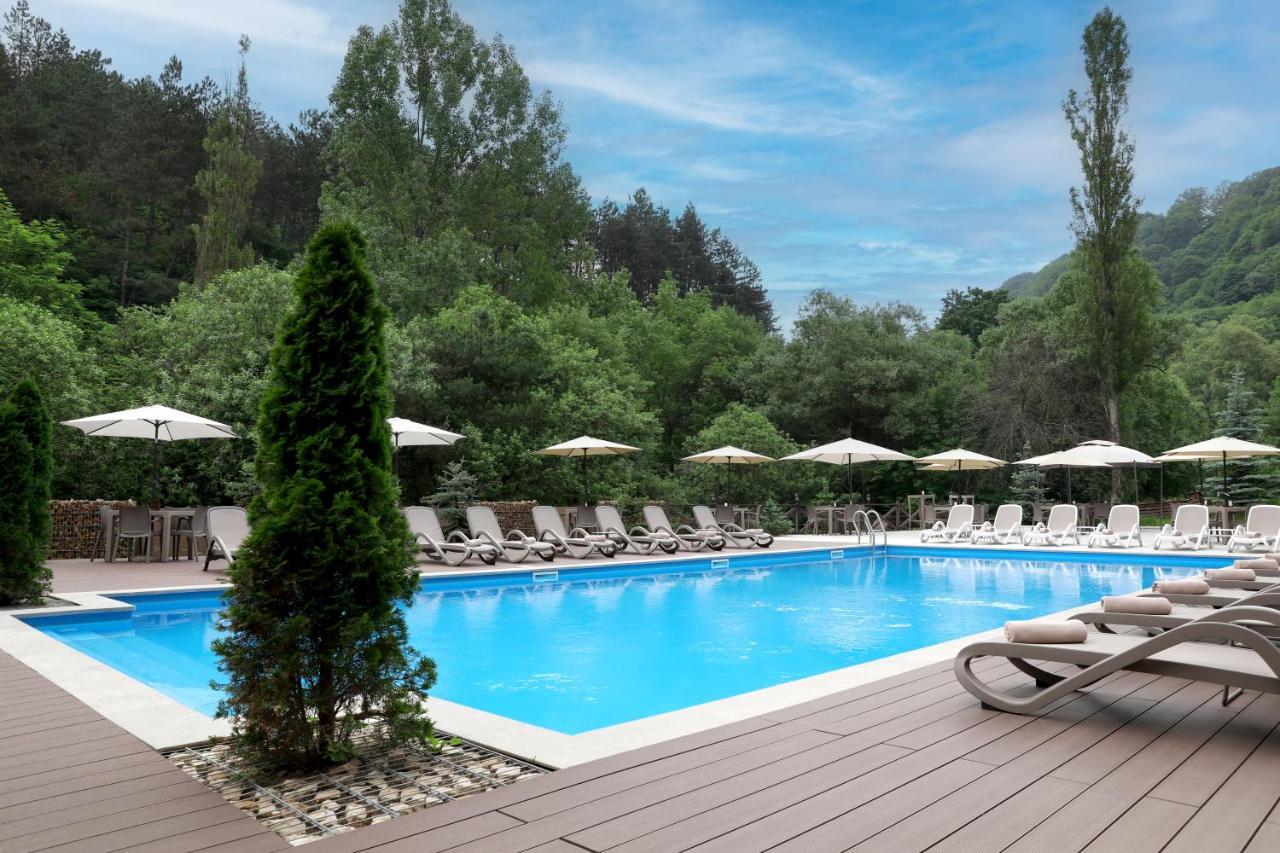Western Paradise Hotel 4*
