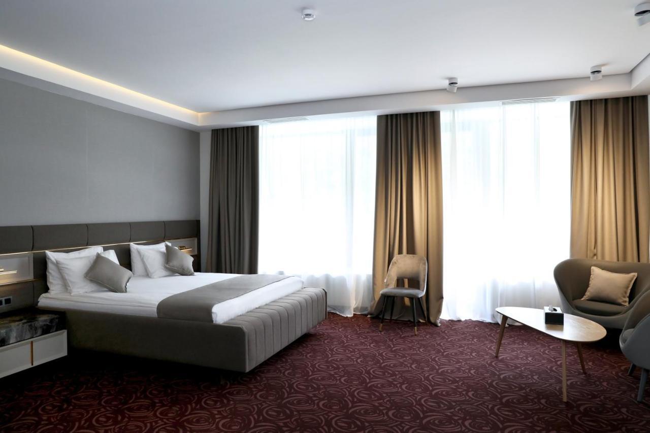 Western Paradise Hotel