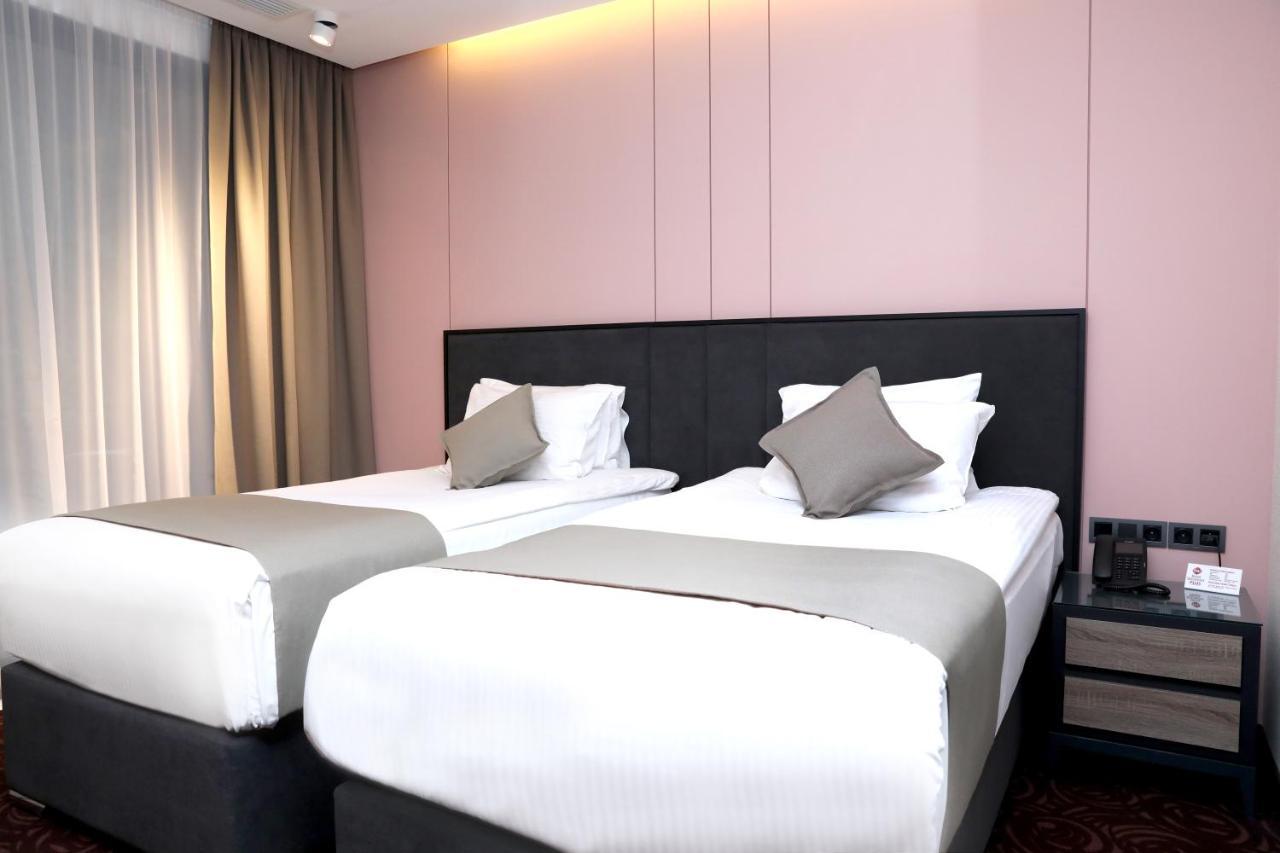 Hotel Western Paradise